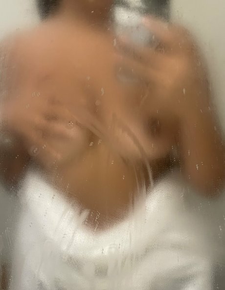 xo alanna ox pornstar naked image