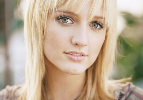 Ashlee Nicole Simpson naked star archive