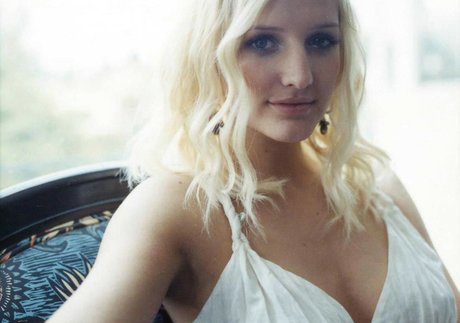 Ashlee Nicole Simpson model sexy photos