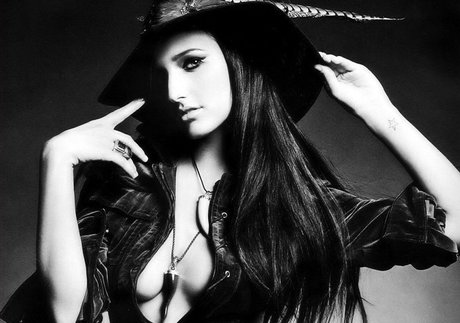 Ashlee Nicole Simpson pornographic star pictures