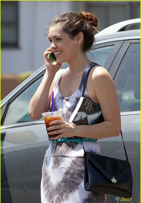 Alex Frnka star pretty picture