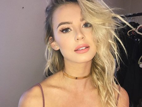 Amber Davis art pornstar pics