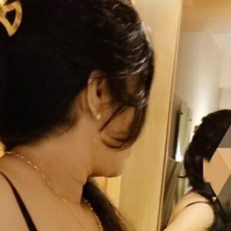 Desihotwife pornstar naked pictures