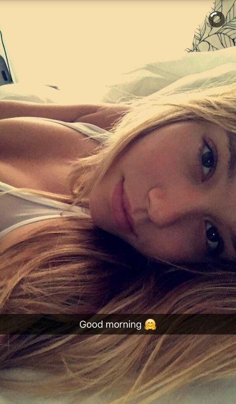 Alexis Rene Glabach sexy star pics