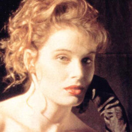 Shannon Whirry model top images