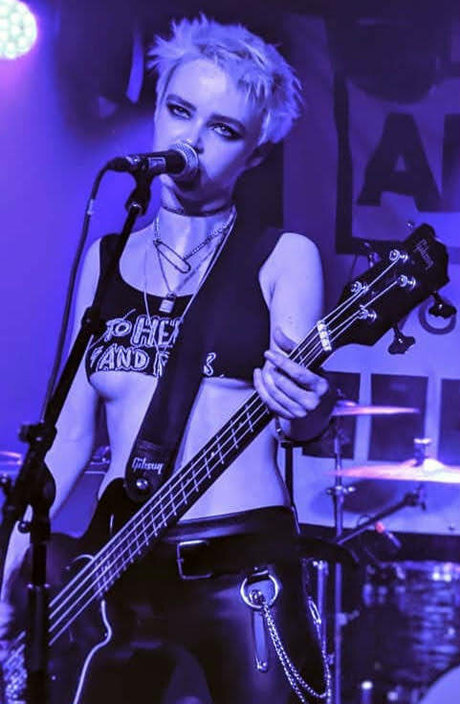 Milkie Way naked model image