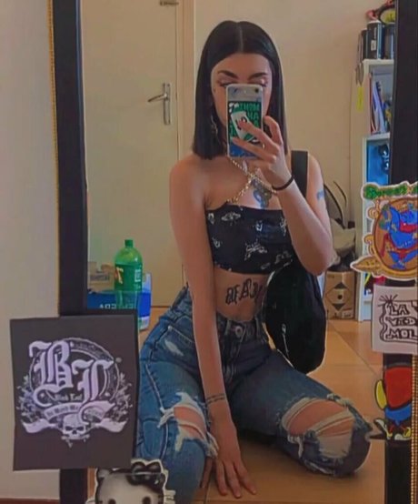 Susypusy naked actress photos