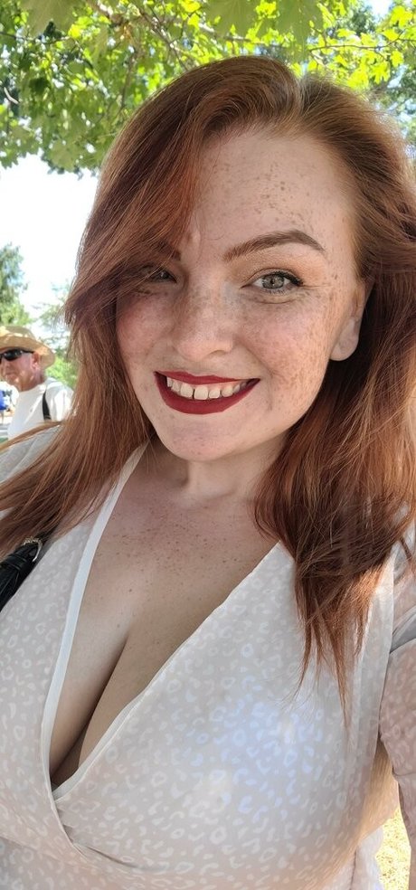 specklesoffreckles top model photo