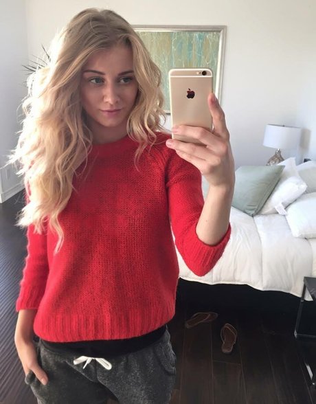 Alena Savostikova star beautiful picture