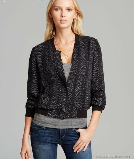 Adriana Cernanova art star img