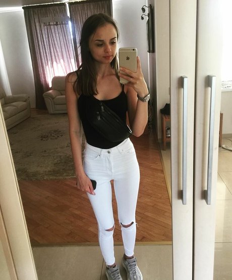 Misss Vikka pornstar high quality img