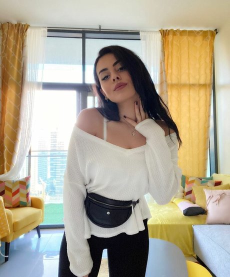 Sara Gazioglu exclusive star pictures