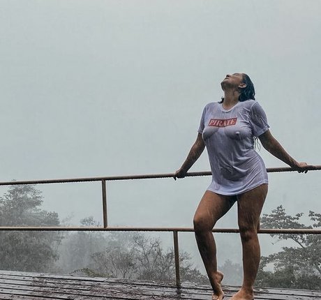 ThisMamaDrinks model perfect galleries