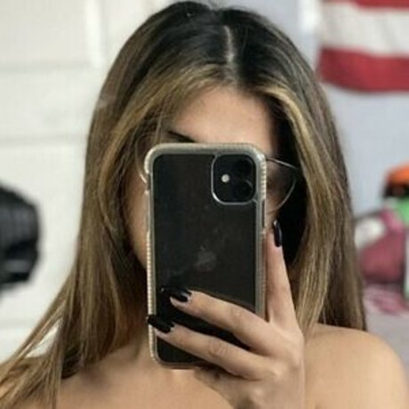 Pouringdaze high quality model picture