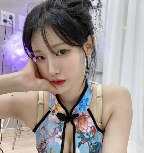 cheerleader onlyfans pretty photo