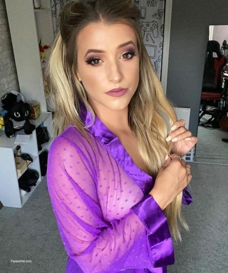 chubby kitty onlyfans art nude photo