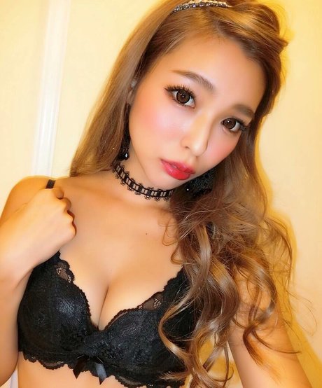 Hitomi 01270 hot actress image