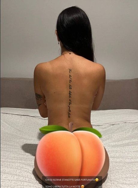 Jennifer Veratti model exclusive pic