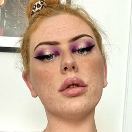 Rogue Robinson model sex images