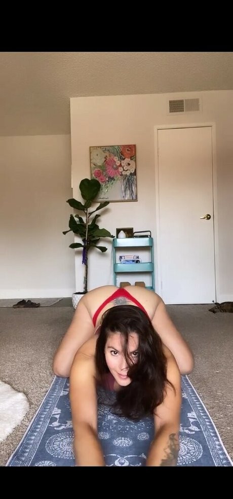 the desertmystic sexy model picture