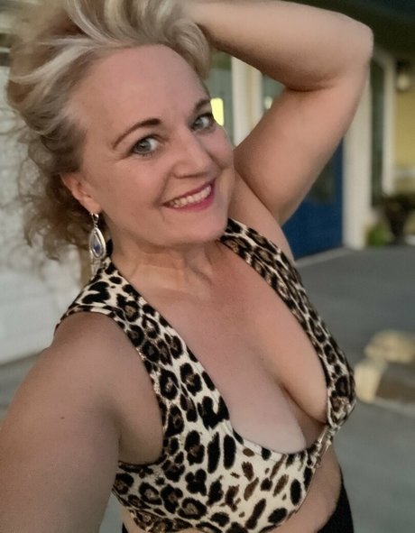 Ginger Hughes69 high quality actress pic