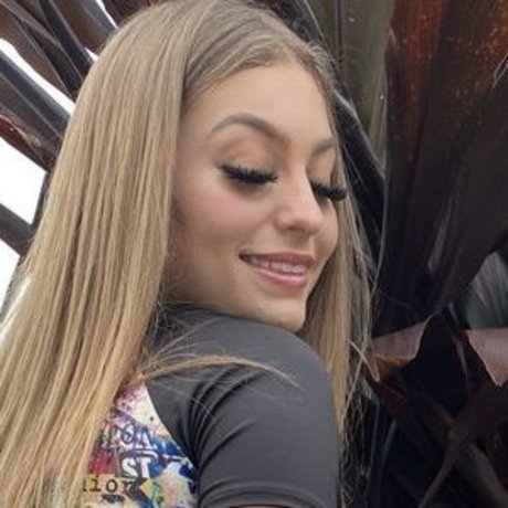 bunny xxx onlyfans beautiful nude photo