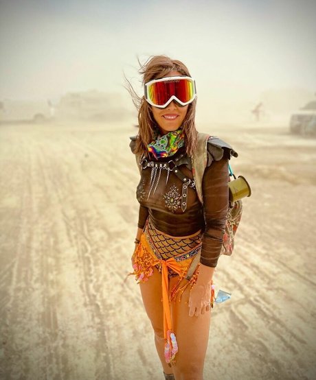 Maria Elisa Camargo star hot photos