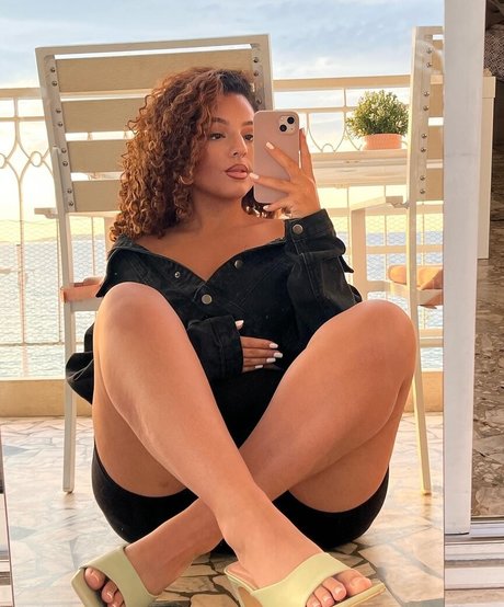 Vaninagood pornstar pretty pic