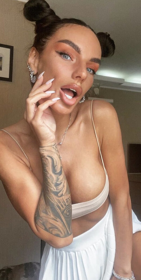 Alisa in wonderland model beautiful archive