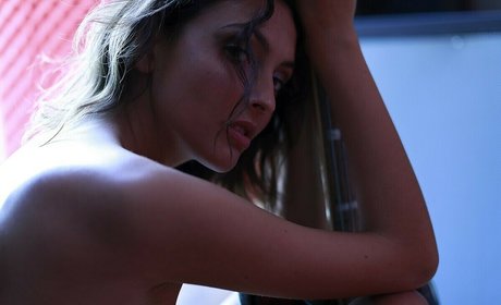 Erika Albonetti naked model photos