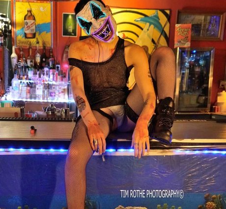 small onlyfans nude image