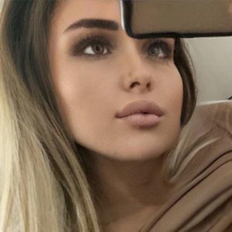 Bella Brady top star pic