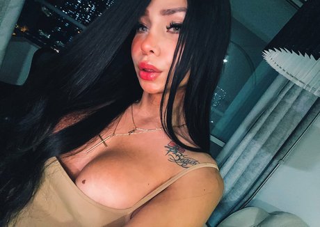 Alejarabbittx exclusive star photos