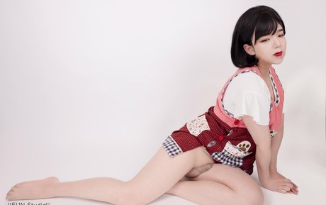 CD Jieun star naked pics