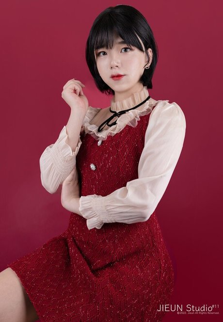 CD Jieun beautiful model photos