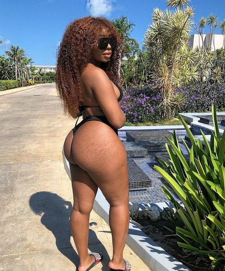 Alana Walters pretty model pic