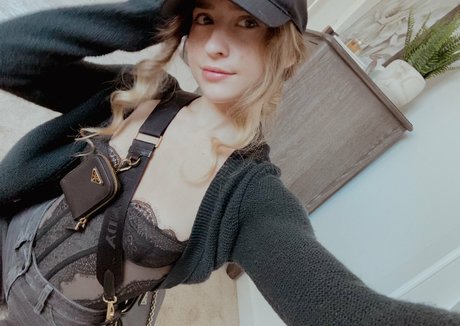 RyyFyy xxx model picture