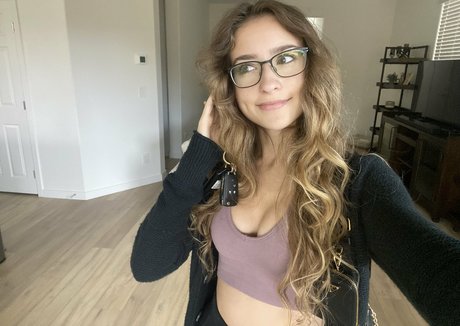 RyyFyy star nude gallery