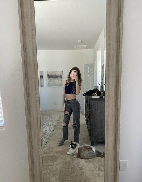 RyyFyy nudes model photos