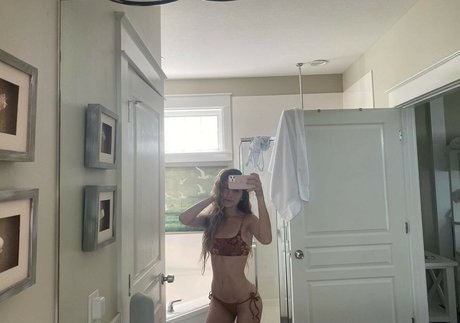 RyyFyy model art pictures