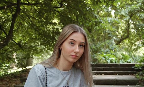 veylaneey beautiful model img