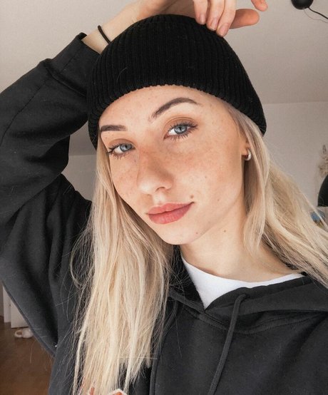 veylaneey model hd galleries