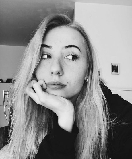 veylaneey art actress pic