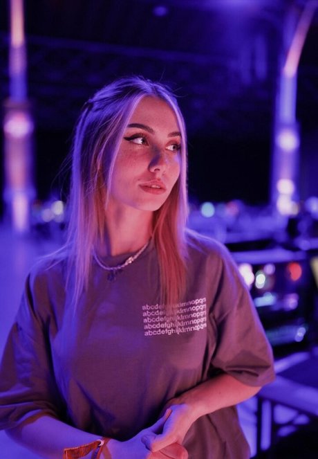 veylaneey xxx star photos