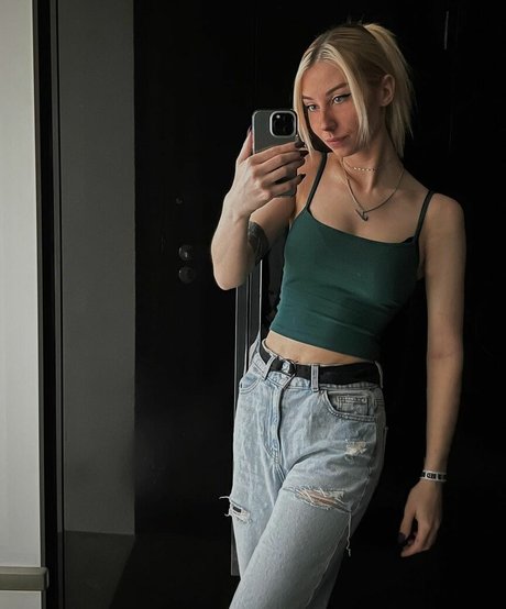 veylaneey xxx star photos