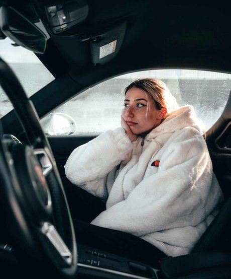 veylaneey pretty actress pics