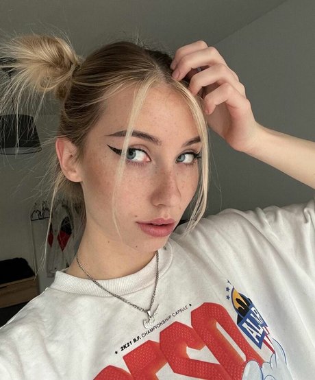 veylaneey best actress galleries