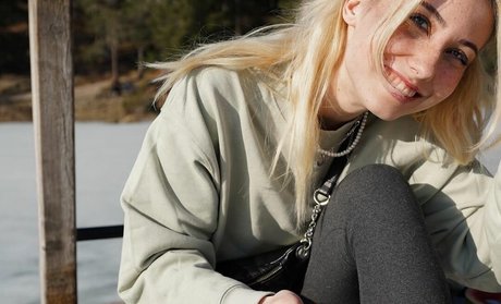 veylaneey top star picture