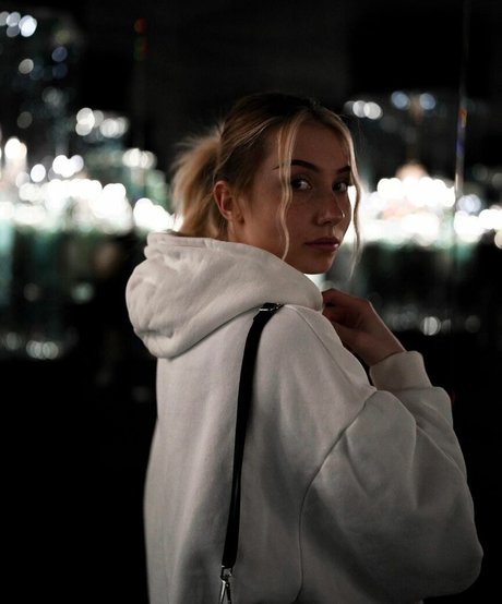 veylaneey xxx actress pictures