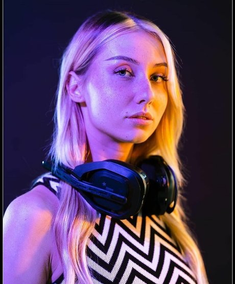 veylaneey nice pornstar pics